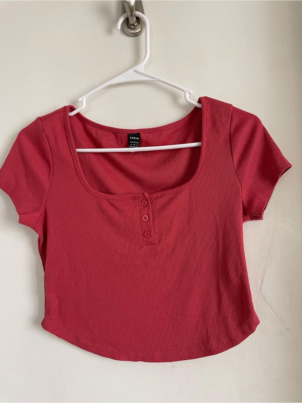 SHEIN Coral Ribbed Henley Scoop-Neck Crop Tee